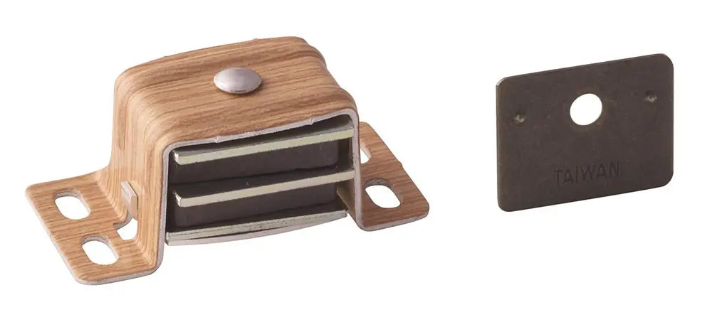 Amerock - Magnetic Catches - 4c7076b9-9d42-4e20-931e-99bc7414d9b4-1000x1000.webp