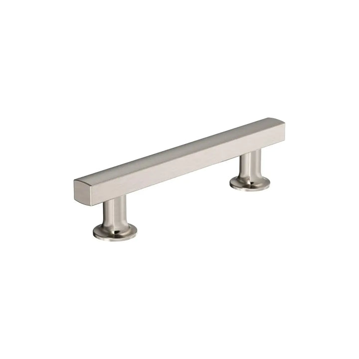 Amerock - Everett Pulls - 52a6c593-074f-41c1-bf00-ffd291e2a407-1000x1000.webp